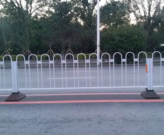 新钢护栏