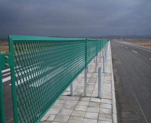 吉林高速护拦网如何保护公路的安全